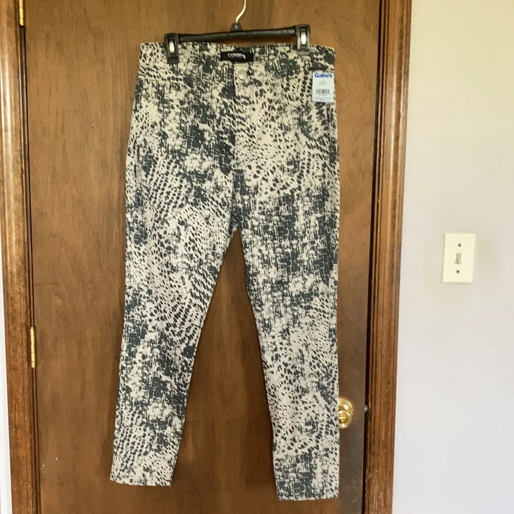 Express high rise skinny stretch jean with abstract animal print like size 12 - Picture 5 of 16